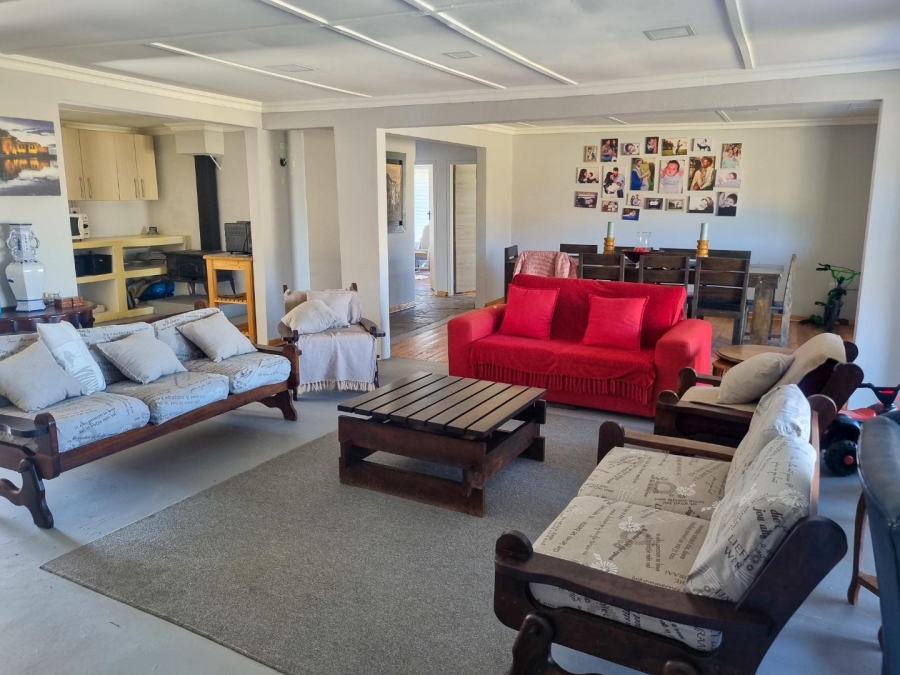 6 Bedroom Property for Sale in Paul Roux Free State